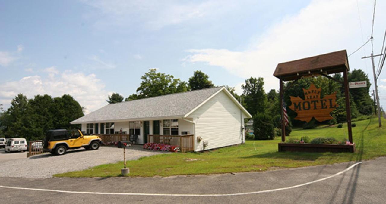 Schroon Lake Maple Leaf Motel מראה חיצוני תמונה