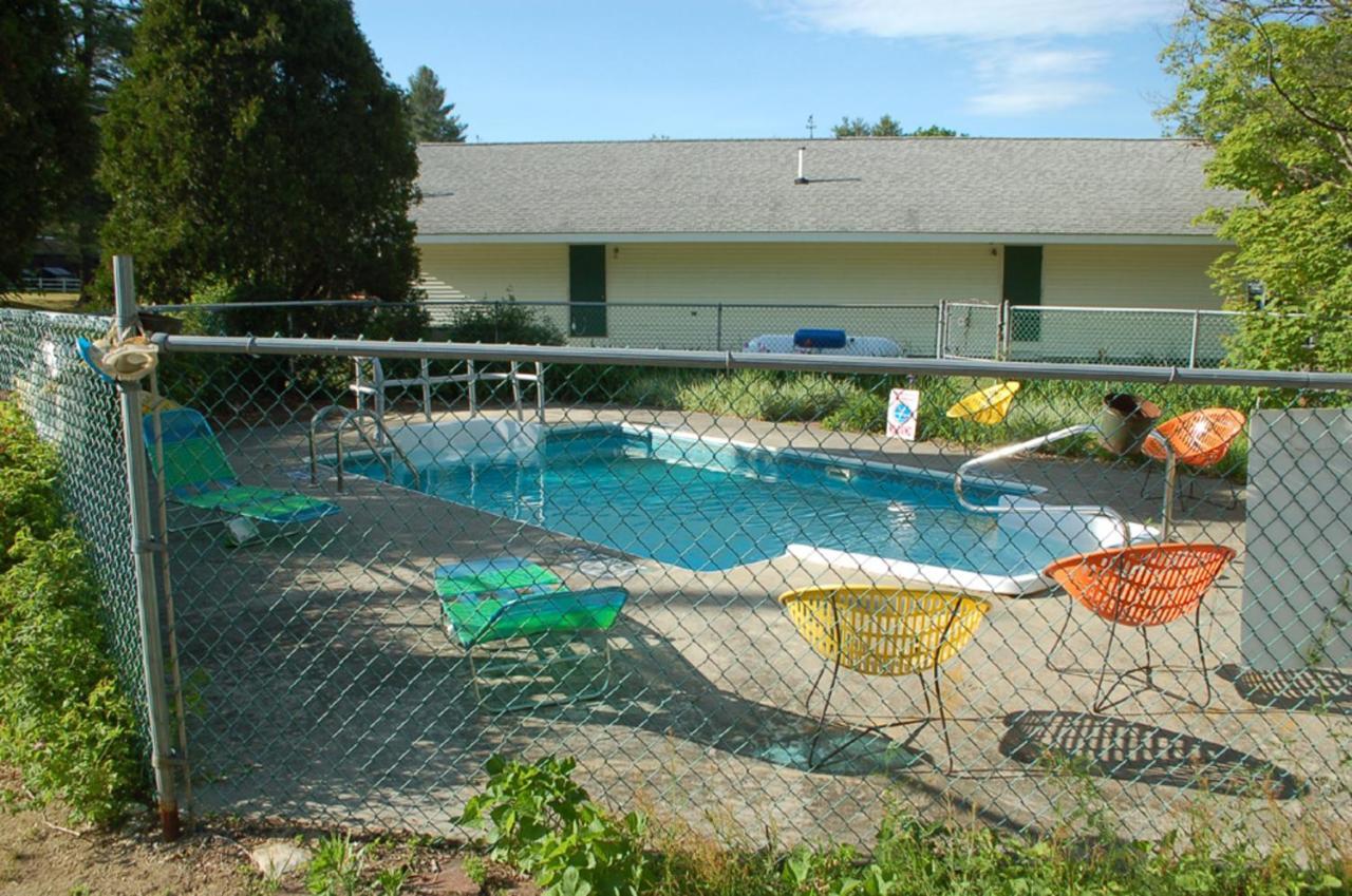 Schroon Lake Maple Leaf Motel מראה חיצוני תמונה