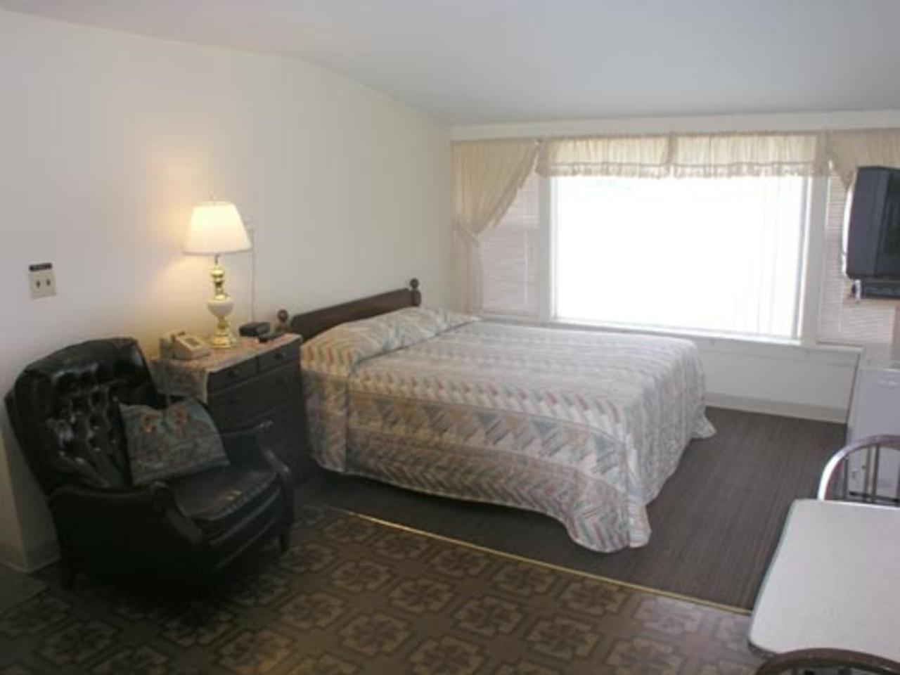 Schroon Lake Maple Leaf Motel מראה חיצוני תמונה