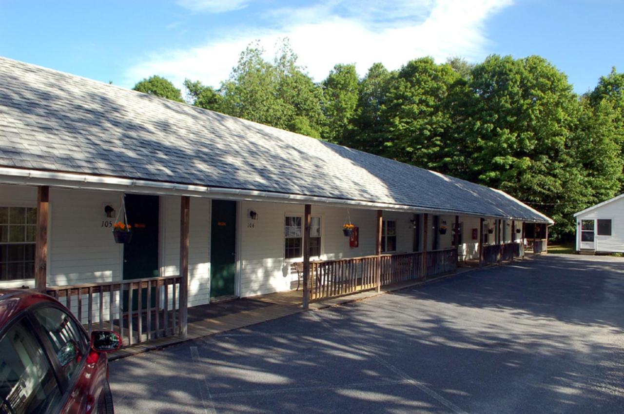 Schroon Lake Maple Leaf Motel מראה חיצוני תמונה